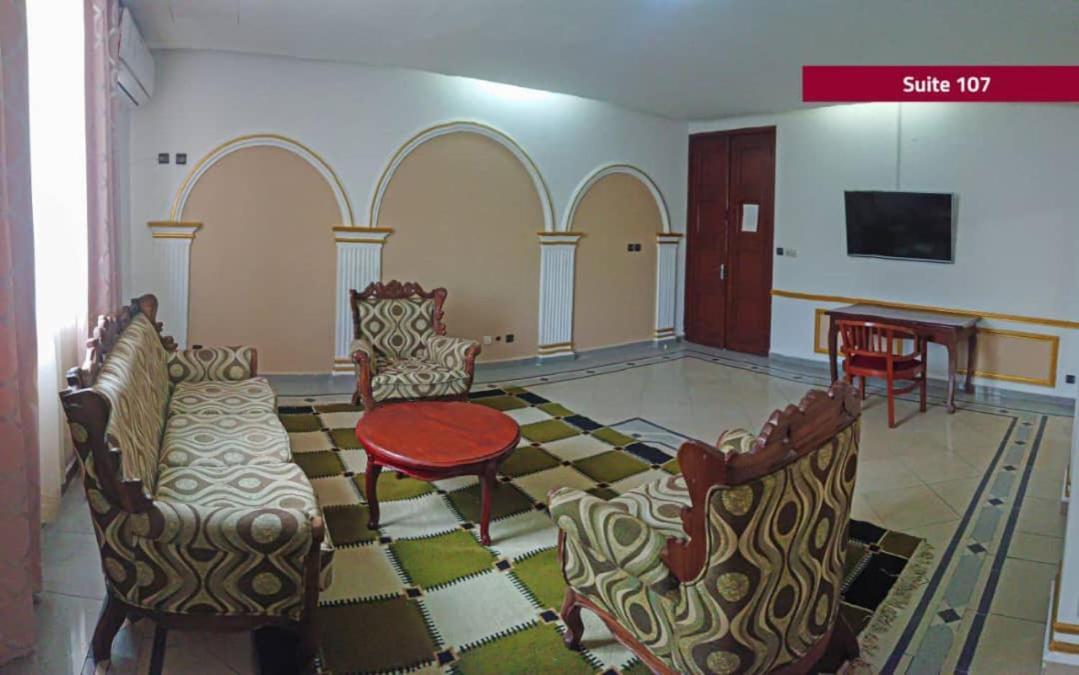 Hotel Le Majestic Ντουάλα Εξωτερικό φωτογραφία