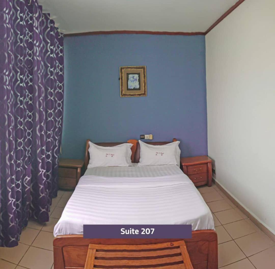 Hotel Le Majestic Ντουάλα Εξωτερικό φωτογραφία
